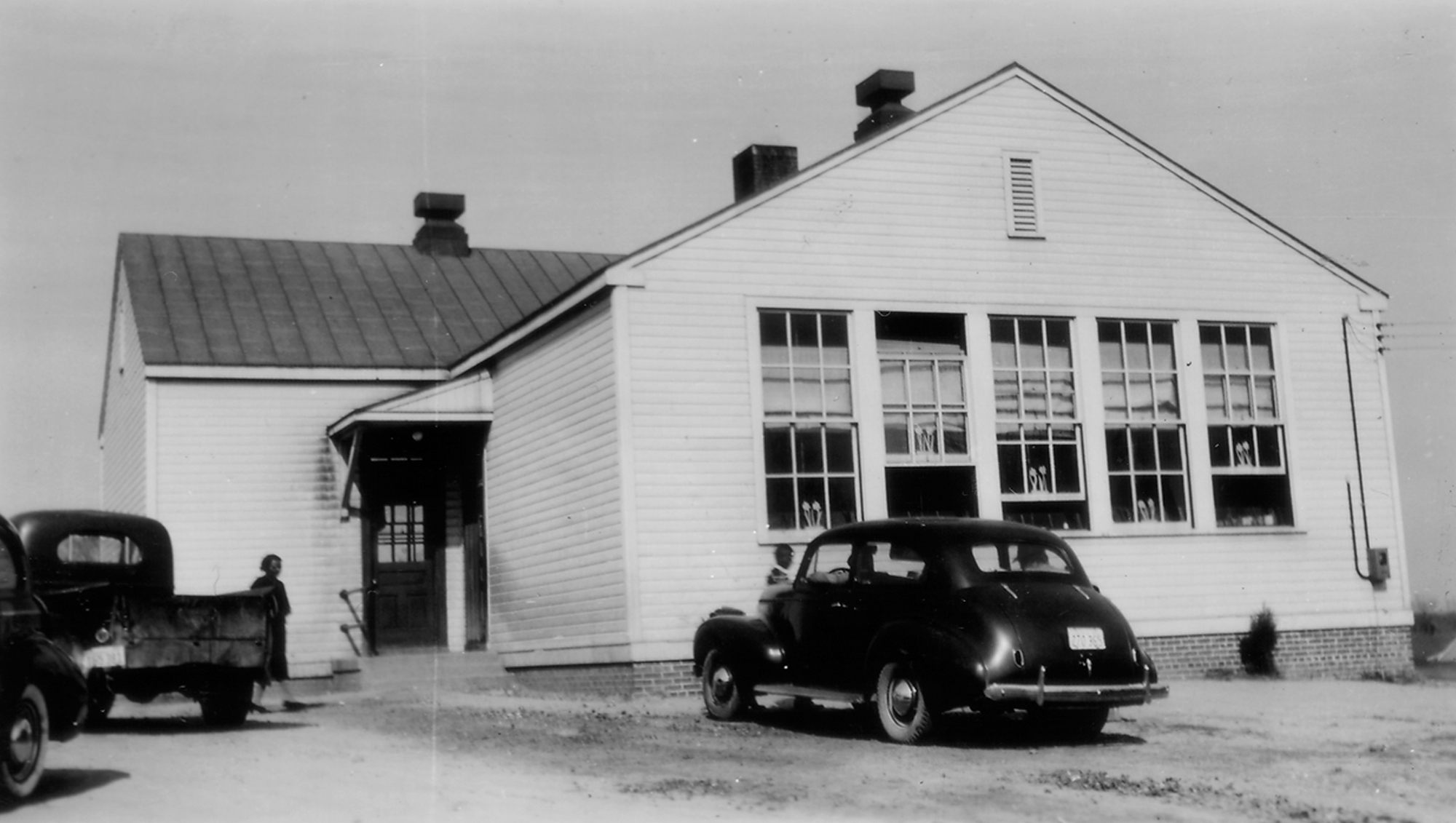 Black and white photo of the Vienna Colored School, Circa 1942